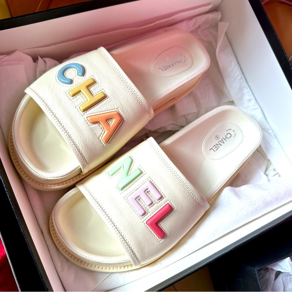 CHANEL SLIDE SIZE 39.5